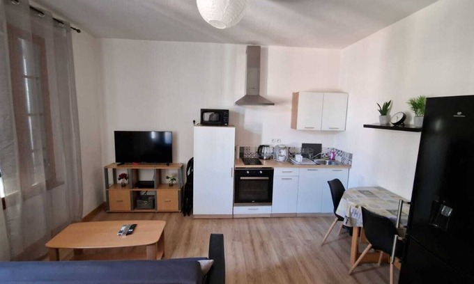 Le Bourg Apartment | T2 apartment with balcony near downtown NARBONNE