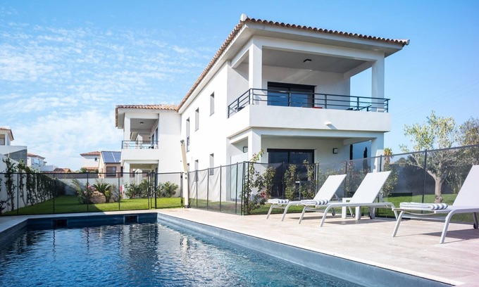 Monticello Apartment | T2 RESIDENCE PETRADORU IN ILE-ROUSSE CHARM COMFORT POOL