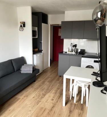 Bussy-Saint-Georges Apartment | T2D Apartment - Suite BLG proche Disneyland Paris