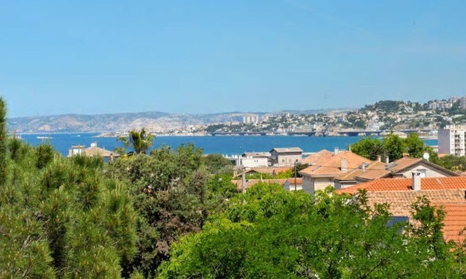 8th Arrondissement Apartment | T3 5 minutes walk from the Calanques or the Beach