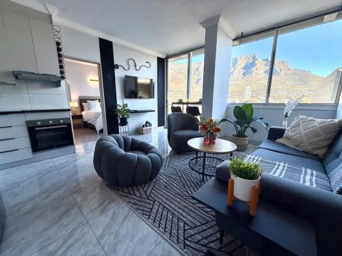 Cape Town City Centre Apartment | Table Mountain Vista