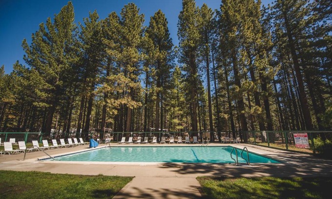 Tahoe Valley House | Tahoe Valley Cottage 5