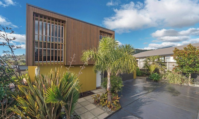 Tahunanui House | Tahuna Beach Oasis - Home in the heart of Tahunanui Beach recreational paradise