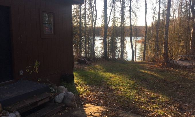 Talkeetna Apartment | Taiga Tooth, B&B. Kathy’s Kabin, on Christiansen Lake, Talkeetna, Alaska