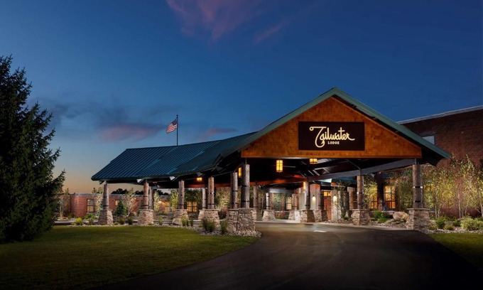 Altmar Hotel | Tailwater Lodge Altmar, Tapestry Collection By Hilton