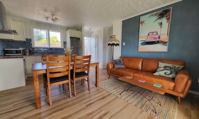 Taipa Apartment | Taipa Tides -Cosy two bedroom apartment 2 minutes walk to beautiful Taipa beach