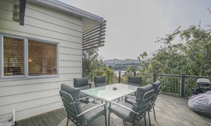 Akaroa House | Takamatua Treehouse - Takamatua Bay Holiday Home