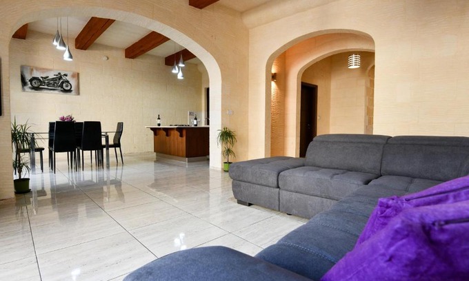 Nadur Villa | Tal-bengi Luxury Villa Indoor/Outdoor Pool