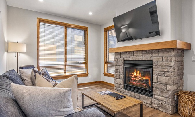 Canmore Apartment | Tamarack 211A