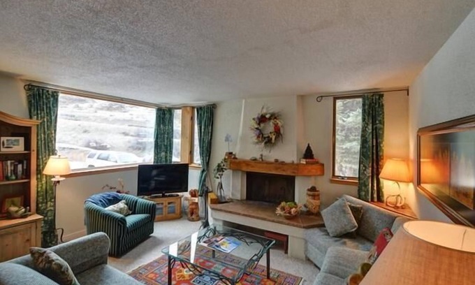 Snowmass Village Condo | Tamarack Townhomes - 02