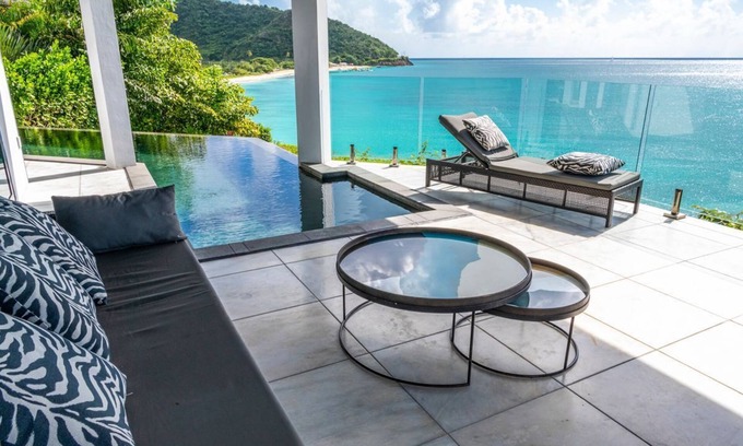 Fryes Beach Resort | Tamarind Hills Resort - Ocean Blue