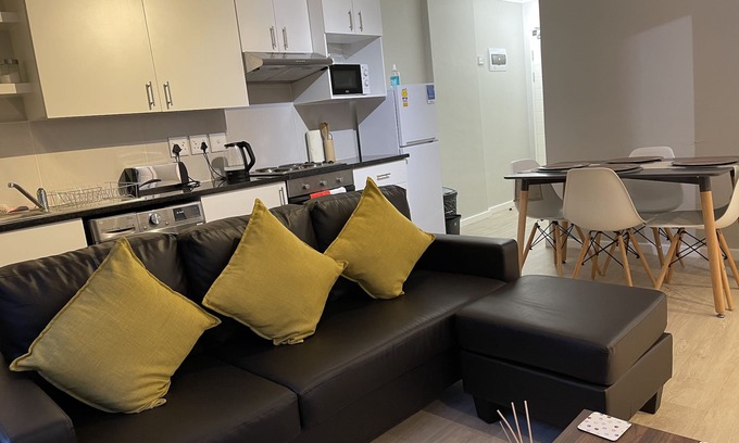 Claremont Apartment | Tana’s Crib Modern Secure 1 bed apartment