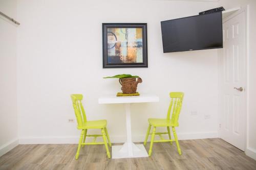 Nassau House | Tangerine Sunsets Mandarin
