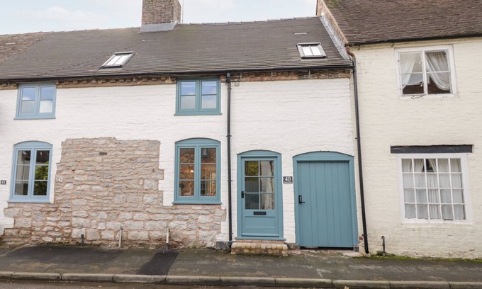 Much Wenlock Cottage | TANNERY COTTAGE, pet friendly, with open fire in Much Wenlock