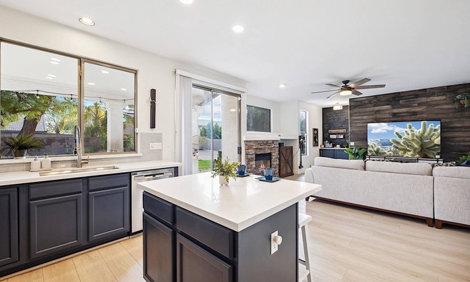 Tatum Highlands House | Tatum Highlands - Dog Friendly! Modern home w/Gym