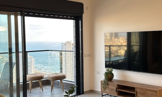 Bat Yam Apartment | tBat Yam Beachfront Apartment – 10 Min from Tel Aviv - 3 bedroom