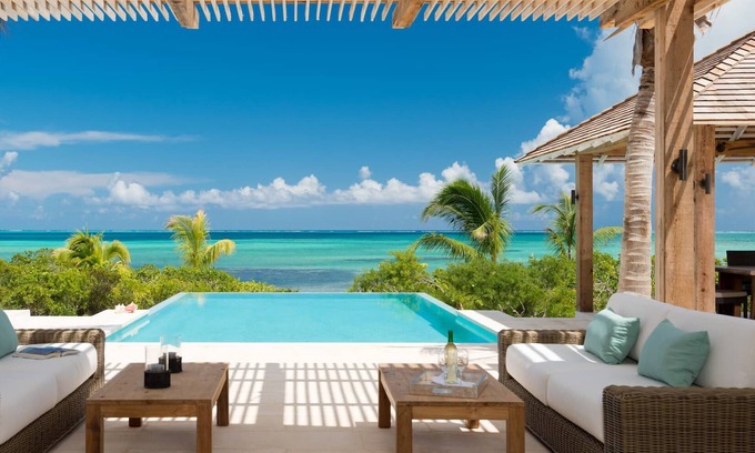 Providenciales House | TC Villas -Castaway -Elegant Family Beachfront Villa with Pool and Beach Access
