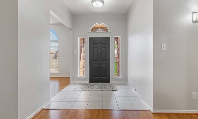 Sachse House | TCH - Spacious 4bd/3ba home in Sachse w/Workspace