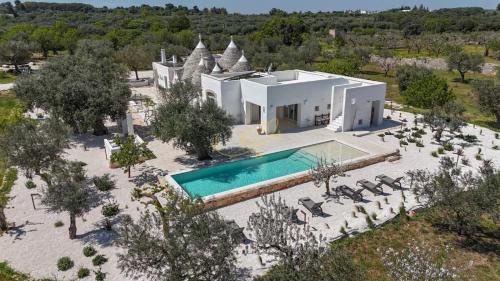 Castellana Grotte Villa | TD Marlù Luxury Trulli Experience with Stunning Pool