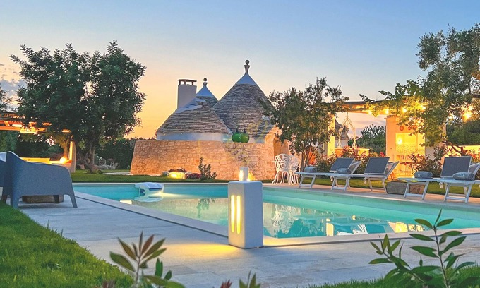Castellana Grotte House | TD Trulli della Rosatella Typical Trulli w/Pool
