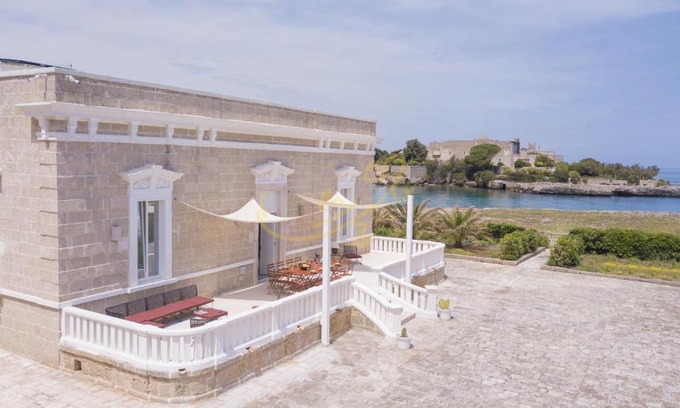 Monopoli Villa | TD Villa De Bellis Historic Villa with Sea View