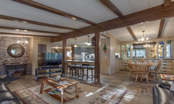 Packwood Cabin | Tee Time | BBQ, Wifi | 3 Bed, 2 Bath