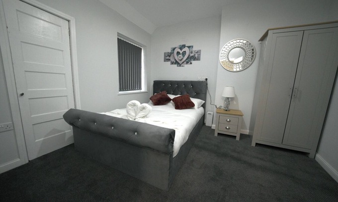 Telford Apartment | Telford Tranquility Apartment Flat 3 for 4 guests