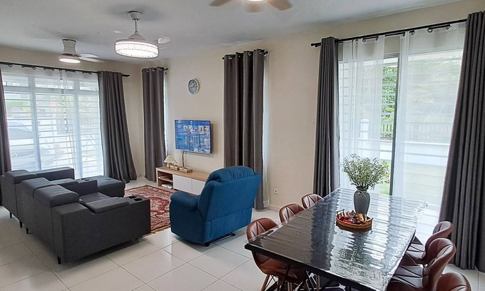 Bouvet Island House | Teratak Teratai Homestay- Corner