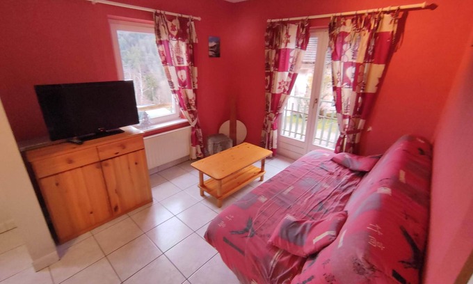 Dommartin-les-Remiremont Cottage | Terraced house with SPA Jacuzzi Sauna Fishing.