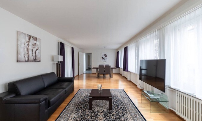 Seefeld Apartment | Terrific 1 BR flat city center/near lake (D9)