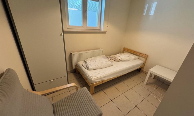 Zelzate Apartment | Terrific 4-bedroom apartment in Zelzate