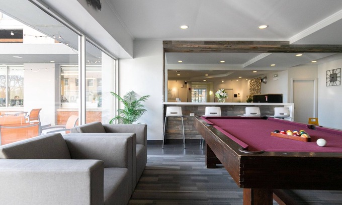 Edgewater Beach Apartment | Terrific Edgewater 1BR w/Fitness Center, Lounge & W/D, by Bluedground