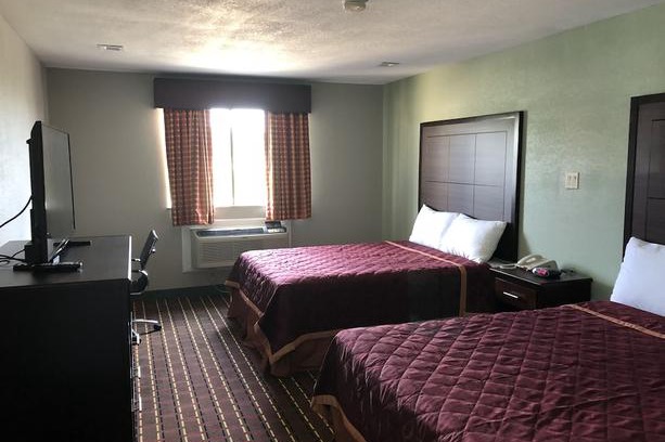 Lufkin Hotel | Texas Inn and Suites Lufkin