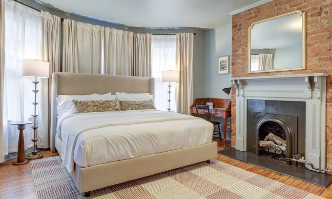 North Downtown Hotel | The 200 South St Boutique Hotel w/Pool