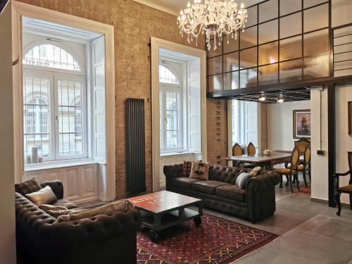 Palace District Apartment | The Address Loft 22ppl