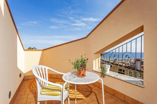 Furci Siculo House | The Amphora Lodging