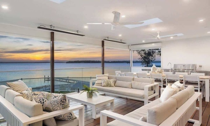 Wrights Beach House | 'The Anchorage' – Exclusive Beachfront Retreat