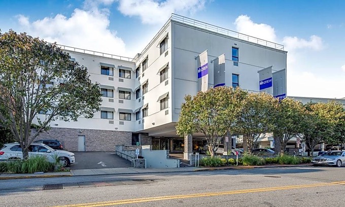 Great Neck Plaza Hotel | The Andrew Hotel