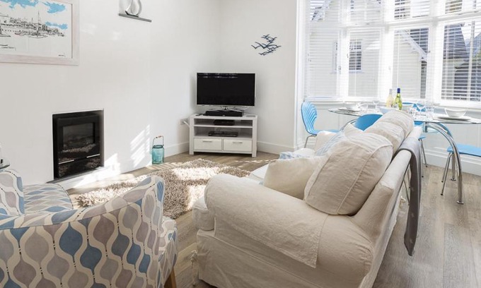 Dartmouth Apartment | The Apartment, Newcomen Road