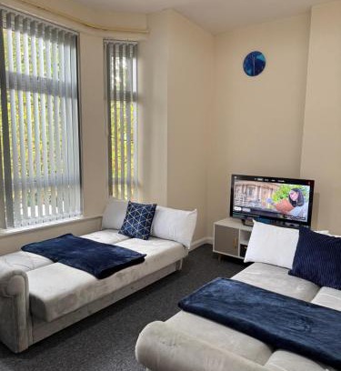 Manchester Apartment | The Arbor Escape