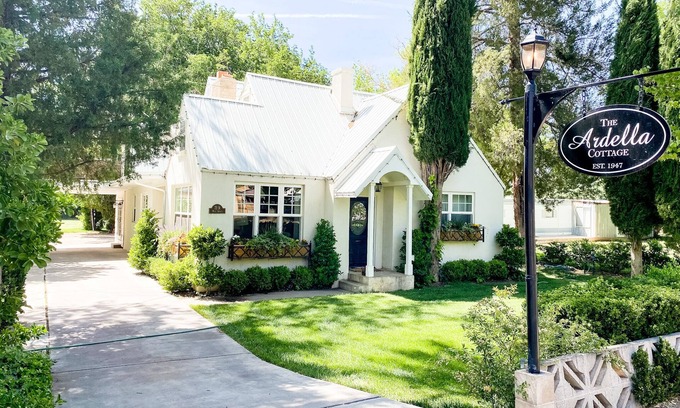 La Verkin House | The Ardella Cottage - Charming escape near Zion National Park