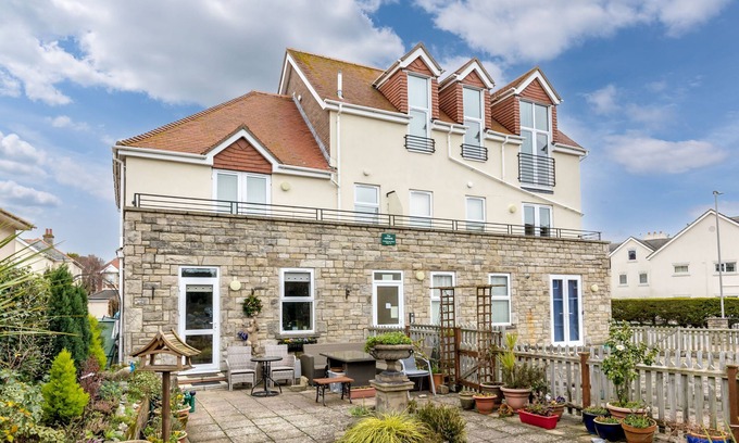 Swanage Cottage | The Aspens - lovely holiday apartment, stones throw from beach