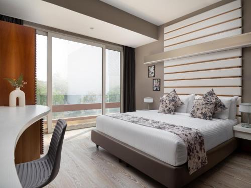 DLF Phase 1 Hotel | The Atara Near Golf Course Road