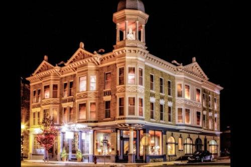 Mayville Hotel | The Audubon Inn LLC