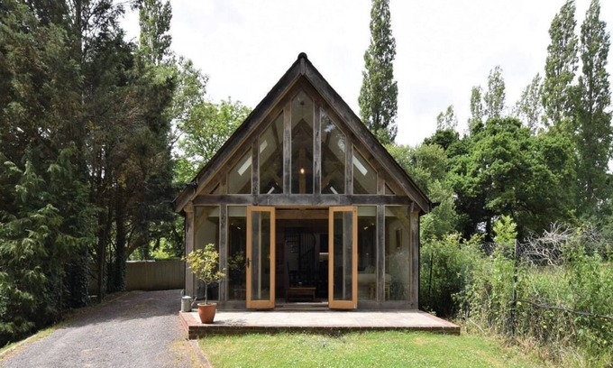 Woodmancote House | The Barn at Pigeon Cottage