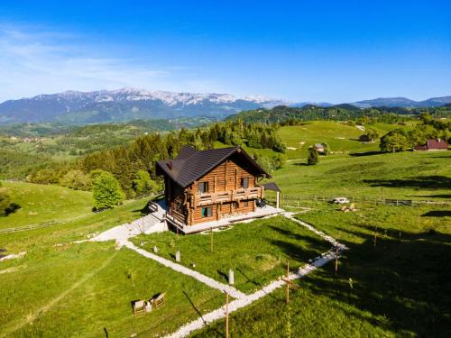 Fundata Villa | The Barn