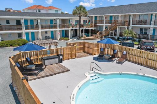 Yaupon Beach Apartment | The Beach House at Oak Island by Carolina Resorts