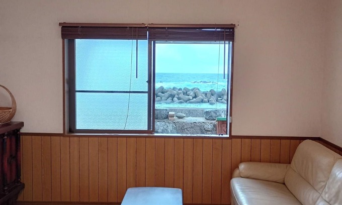 Echizen House | The beach is right in front of you This is a 90y/Nyu-gun Fukui