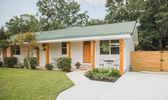 Ocean Springs House | The Beachcomber B - 2 bedroom in Golf Cart District near beaches and downtown!