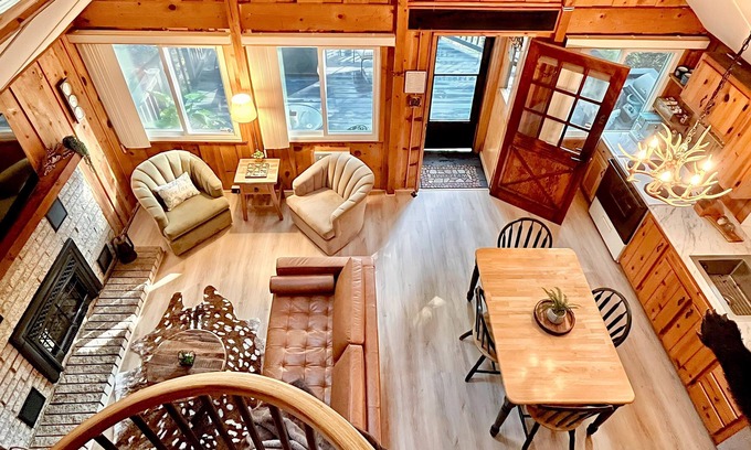Pocono Summit Cabin | The Bear Cabin - Authentic Mountain Escape